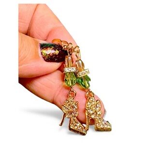 🐇Cute stiletto heel with green Swarovski-Betsy like earrings